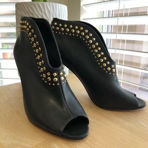 Vince Camuto Vo-Amy Booties - Size 8.5